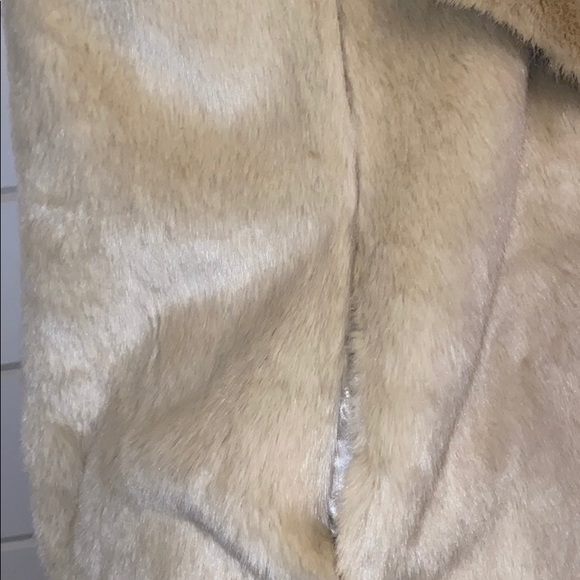 Velvet by Graham & Spencer Reversible Faux Fur Vest Size Small Rare & Sold Out - Picture 12 of 13